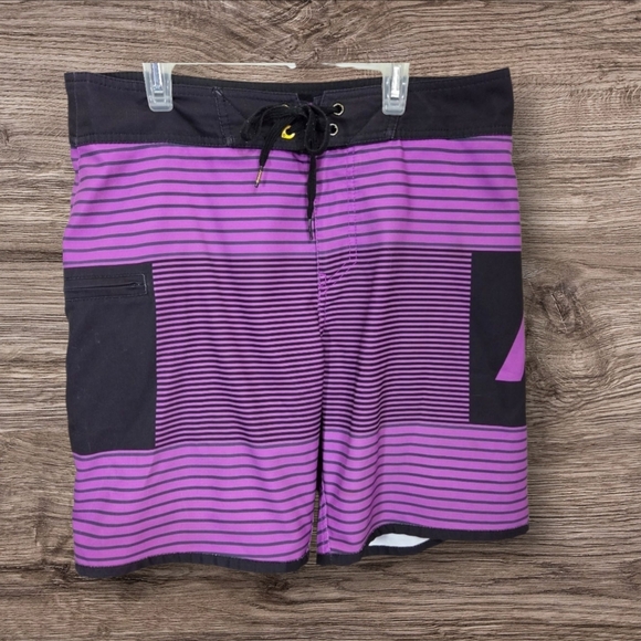 ⭐️Analog Mens Purple and Black Striped Board Shorts Size 32 - Picture 1 of 6